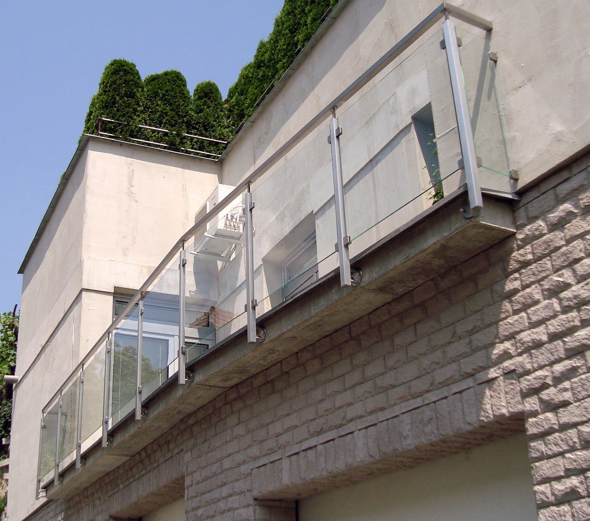 Držiak skla, zábradlie